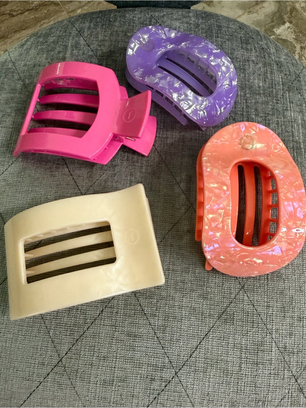 Assorted Women’s Hair Claw Clip Set in Pink, Purple, Coral and Cream